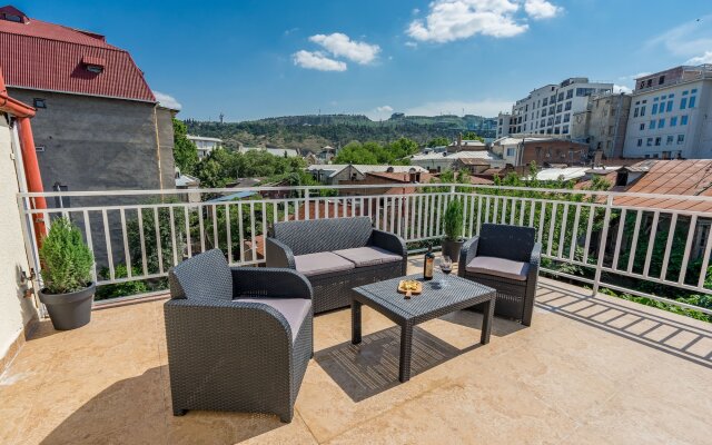 Imperial House Hotel