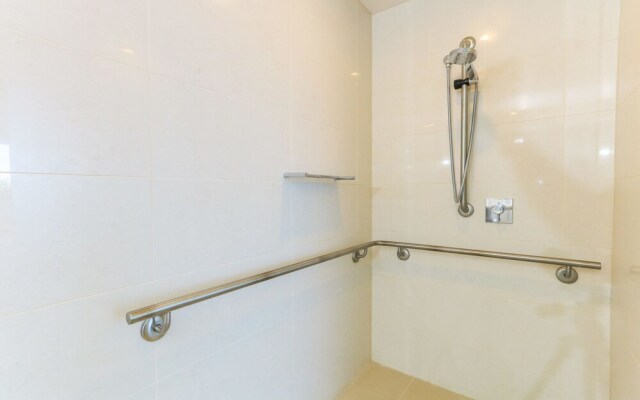Azura Ocean View Holiday Apartment