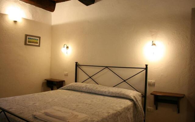 Stunning private villa with private pool, WIFI, TV, pets allowed and parking, close to Cortona