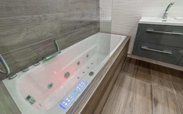 Majestic Private Apartment