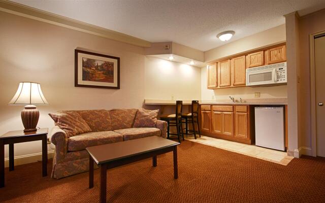 Red Roof Inn & Suites Hazleton