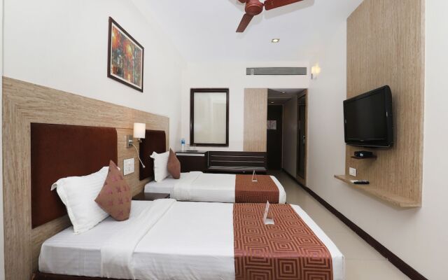 OYO 9677 Hotel Surya