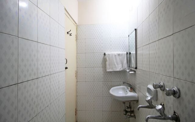 OYO 10400 Hotel The Ambassador