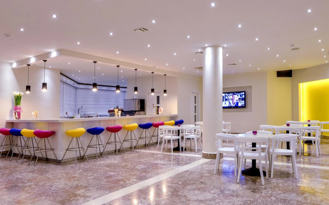 Elios Hill - Sun Kissed Happiness Hotel
