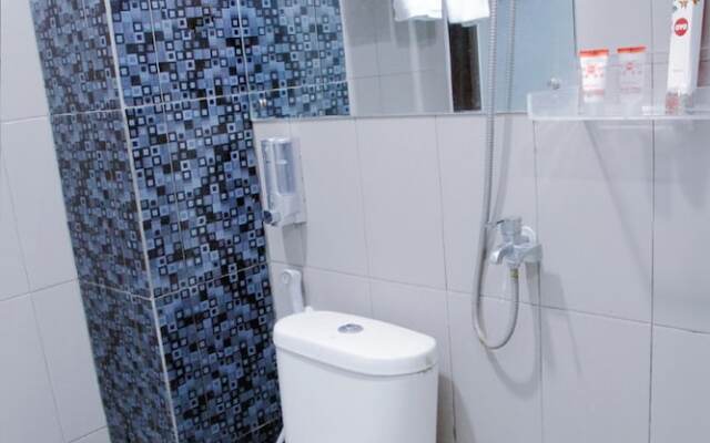 OYO 861 R Four Hotel