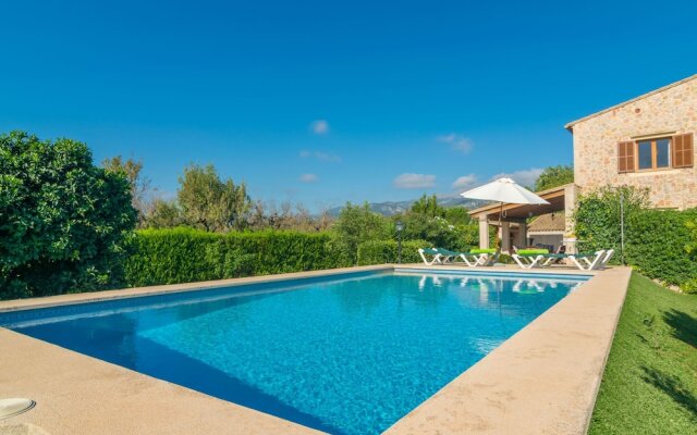 Can Tut in Campanet With 3 Bedrooms and 2 Bathrooms