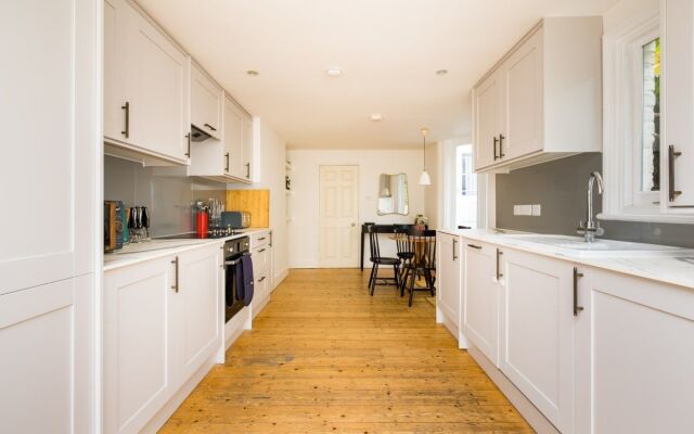 The Camberwell Secret - Alluring 3bdr House With Garden