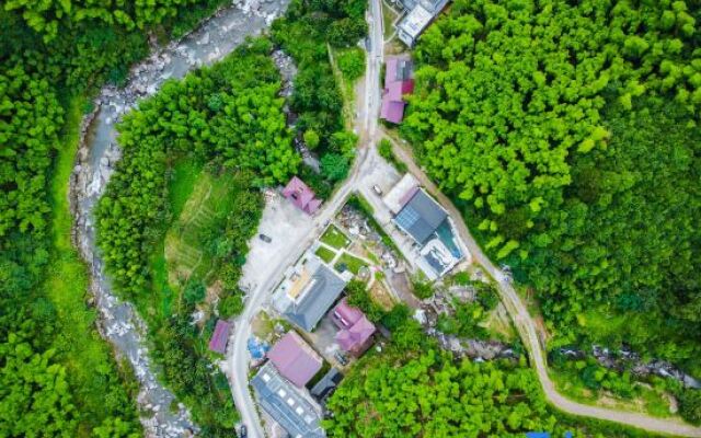 Shanfeng Zhuyun · Creekside Family Hiking Resort (Anji Longwang Mountain Rafting)