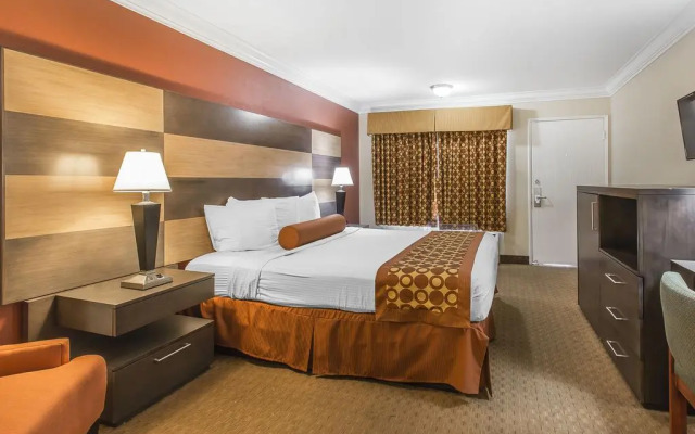 Rodeway Inn & Suites Canyon Lake-Menifee West
