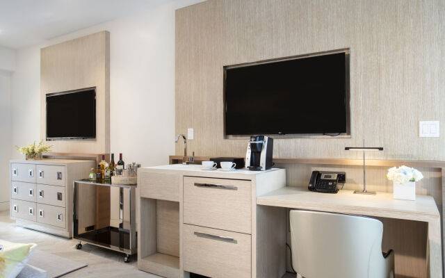 H2O Suites - Adults Only