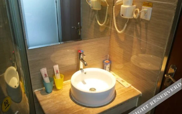 EASE Hostel (Pingdingshan Ping'an)