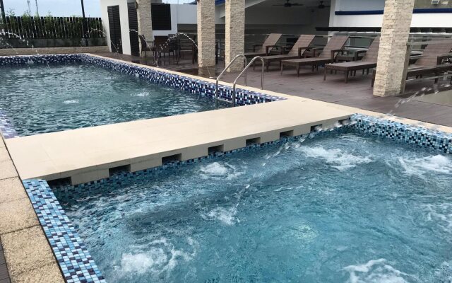 Blue Lotus Hotel Davao