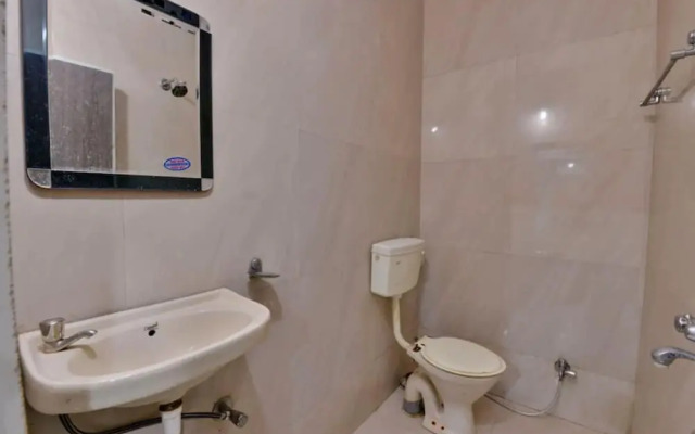 Goroomgo Ashta Lakshmi Tourist Indore