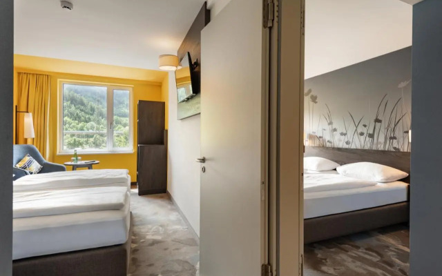 4 Rest Hotel