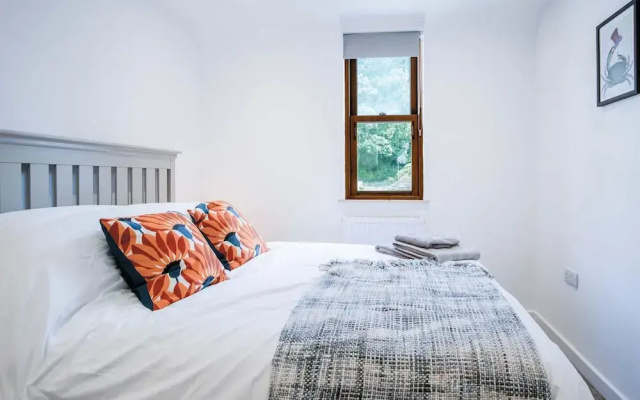 Flat 2 - 1 Bedroom Apartment - Tenby