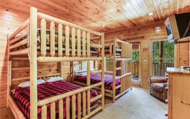 Big Bear Lodge - Five Bedroom Cabin