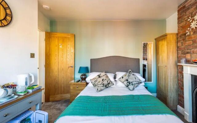 Camaraderie Guest House
