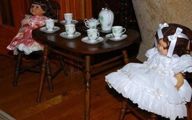 Country Doll House Bed And Breakfast