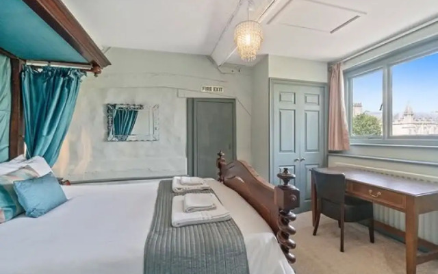 The Ancient Gatehouse Hotel