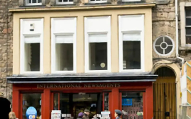 St Giles Advocates Close apartment