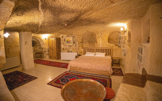 Pietra Cave Suites