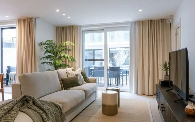 Cozy Ground-floor Apartment With Spacious Terrace