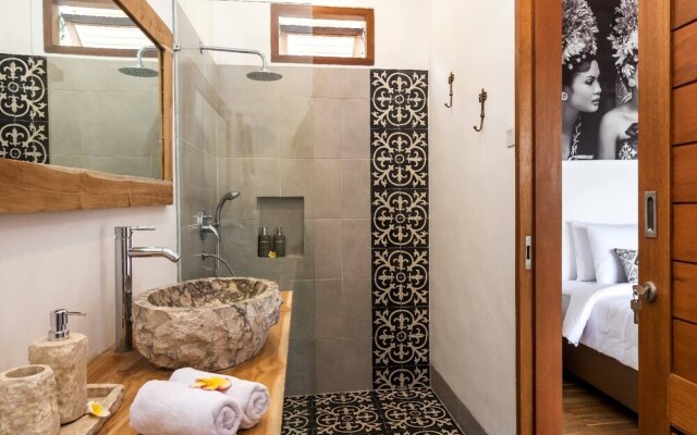 Villa Umara Seminyak Sun, Sand & Style: 5-min Walk to Beach!