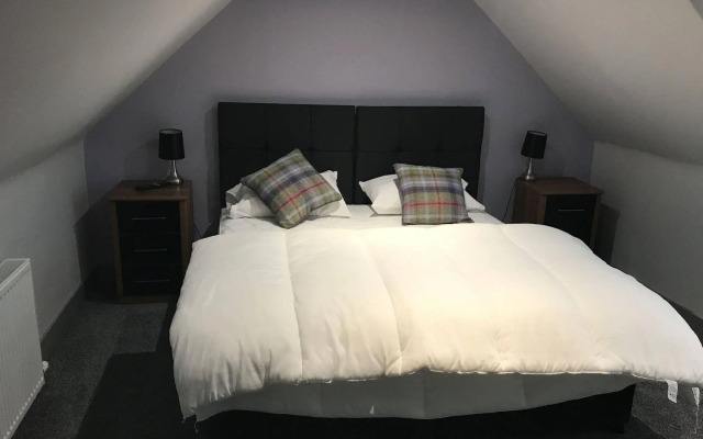 The Knowes Hotel & Restaurant