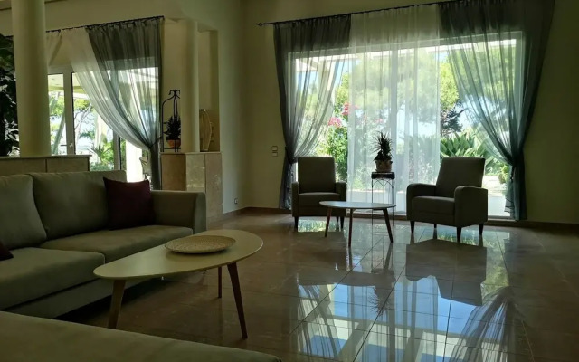 Louis Luxury Villa