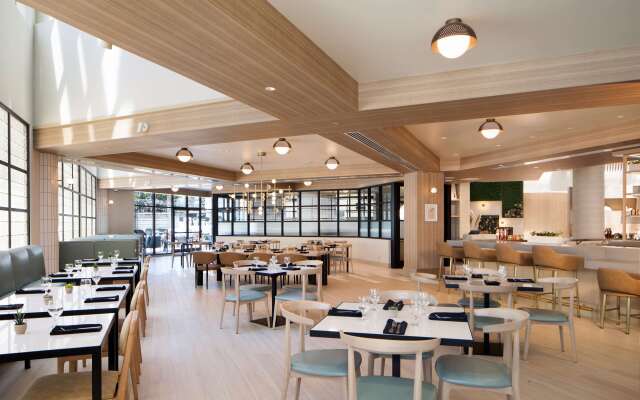 Hilton Santa Monica Hotel & Suites