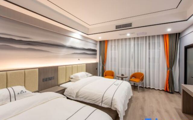 Zhaotong Ruiyi Hotel