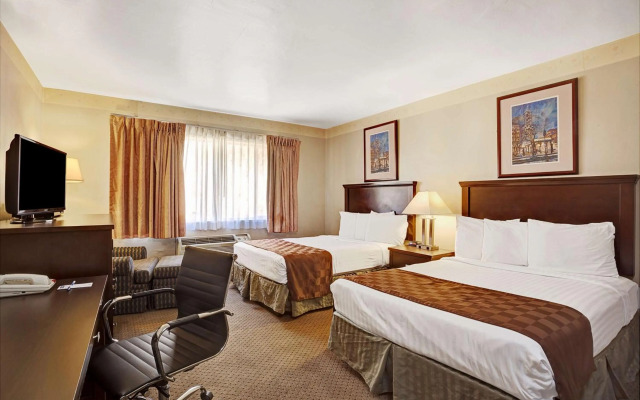 Travelodge by Wyndham Everett City Center