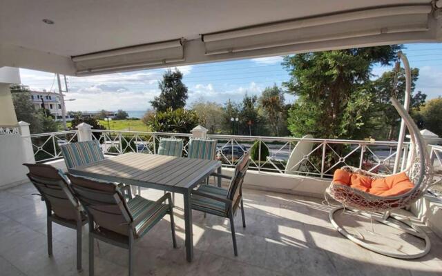 Luxury Beachfront 3 Bedroom Apartment In Kavouri Beach, Athens