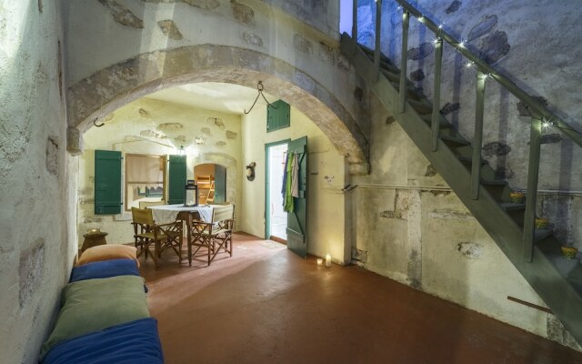 Moundros 1620 Venetian residence