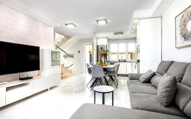 Modern 4 bedroom villa in Costa Adeje