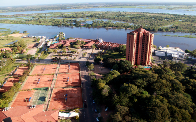 Resort Yacht y Golf Club Paraguayo