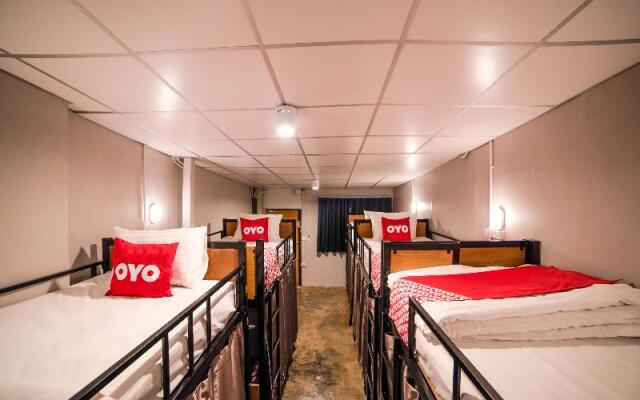 Lemon Siam Hostel by OYO Rooms