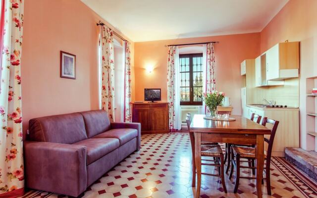 Cozy Holiday Home In Manerba del Garda With Pool