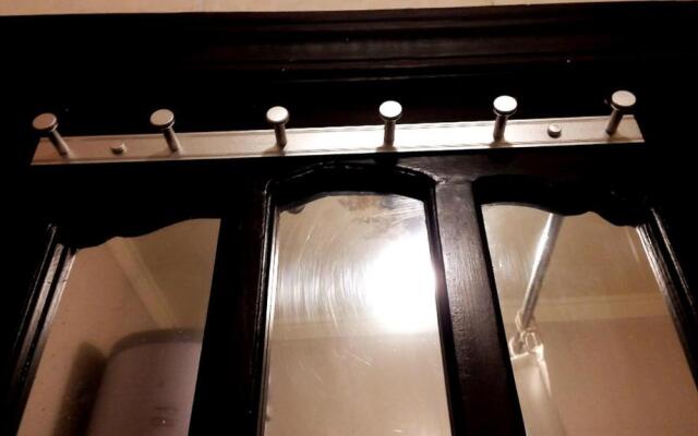 Private Room In Apartment with Sea View