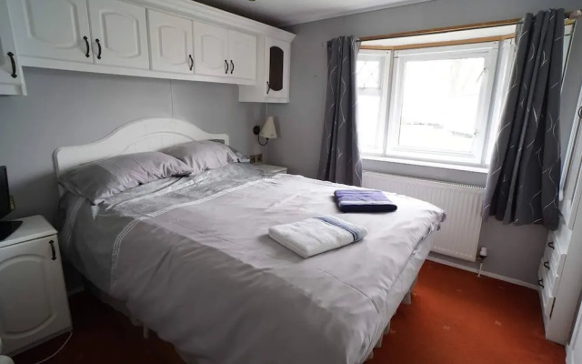2 Bedroom two Bathroom Sunset Lodge Heachambeach