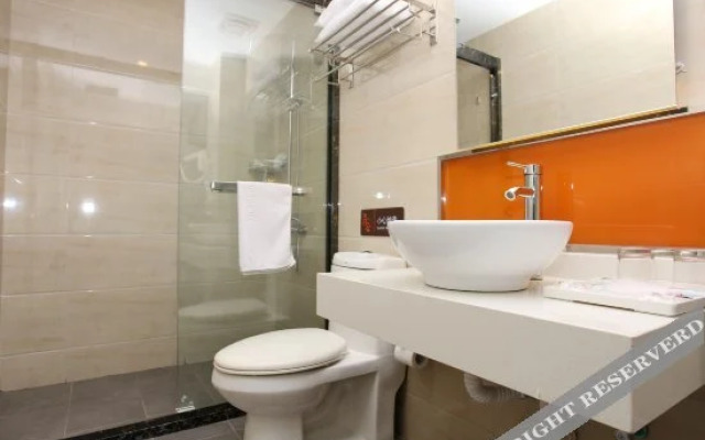 7 Days Premium Hotel (Nanjing Xinjiekou Zhangfuyuan Subway Station)