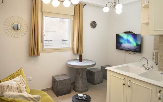 Tish ApartHotel
