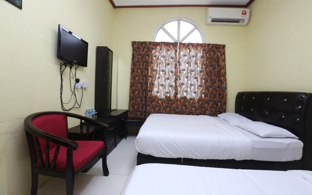 Raz Hotel by OYO Rooms