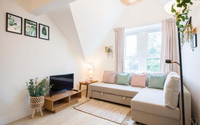 1 bed central Cardiff loft apartment near Stadium
