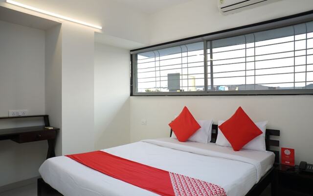 OYO 23670 Hotel Resonare Residency