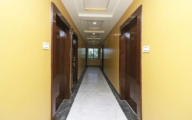 OYO 37989 Hotel Debarshi