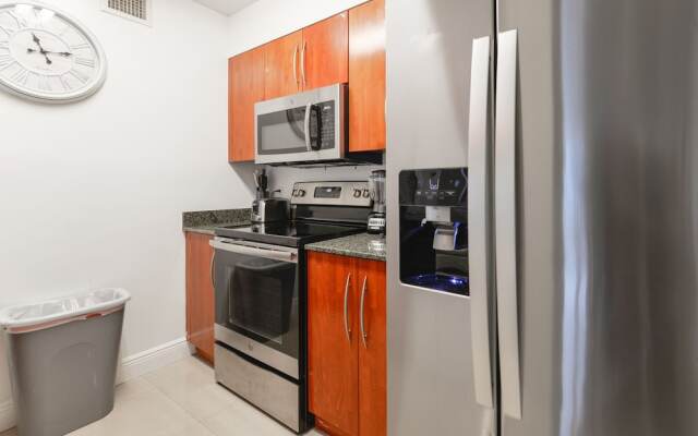 Wonderful 3BR Condo at Brickell