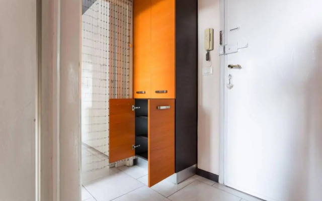 Beautiful & Cozy. With Balcony & Piano