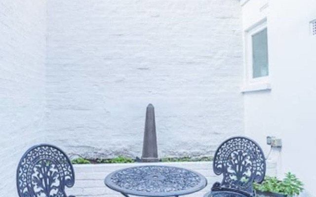 Stylish 3 bed House 2 Minutes From Baker Street!