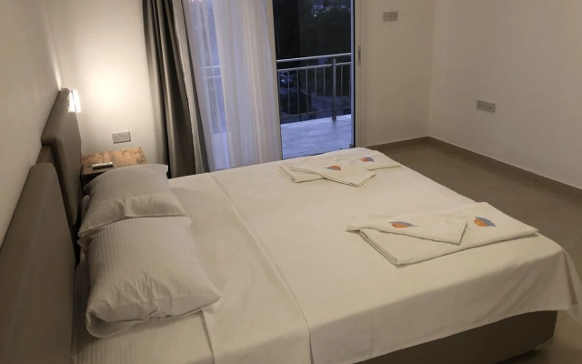 Deniz Airport Suites